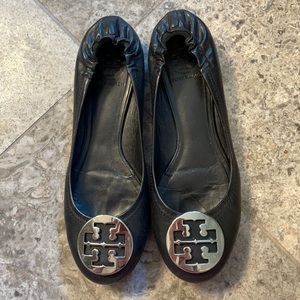 Tory Burch Reva Flats. Silver metal emblem. Size 9